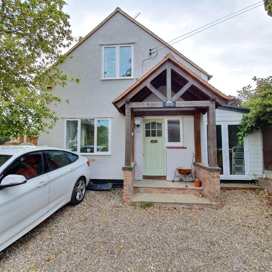 Spacious Beautiful And Warm Cottage With Parking 切姆 外观 照片